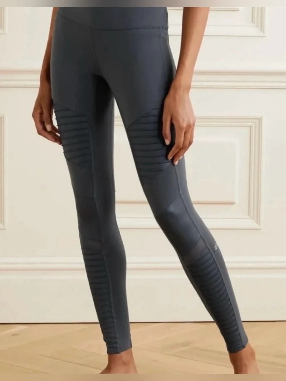 Alo Yoga Women’s High Waist Rise Ribbed Panel Moto Leggings Grey Medium